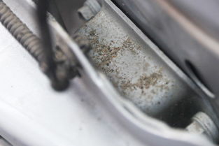 雷凌保险杠拆解揭秘 日系紧凑级轿车的用料与防撞缓冲设计